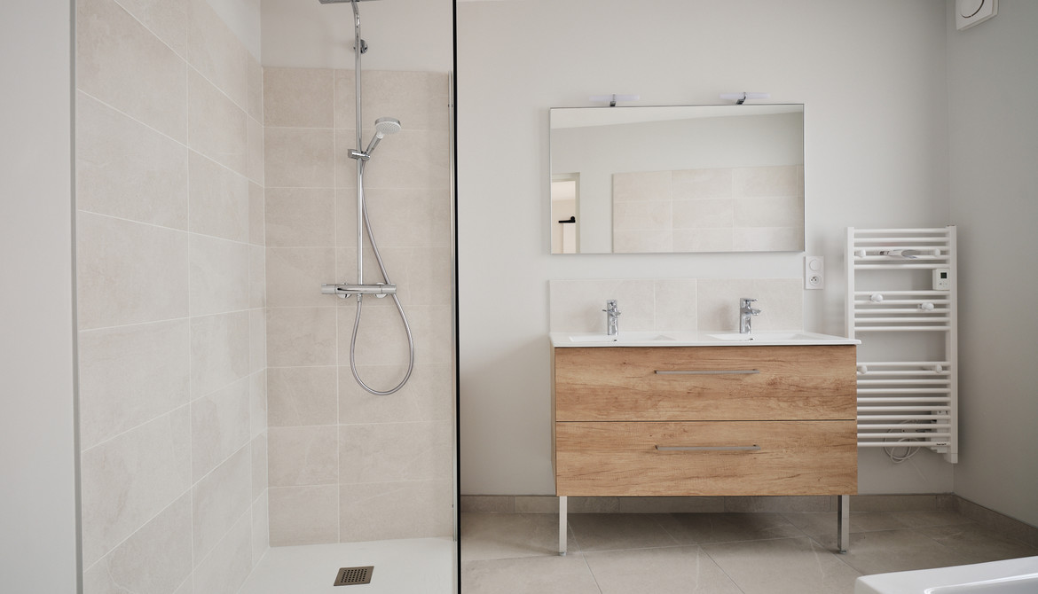 Suite parentale avec salle d'eau privative - rénovation intégrale les promoteurs Agen